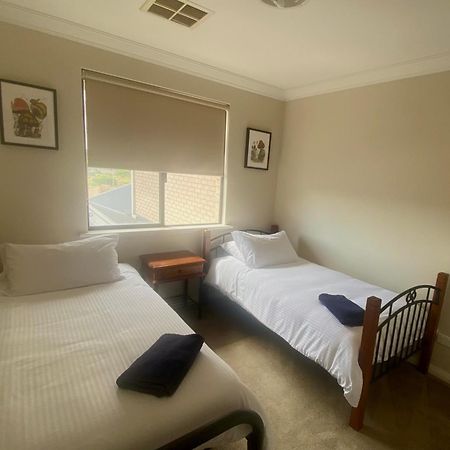 Port Denison Beach Resort 외부 사진